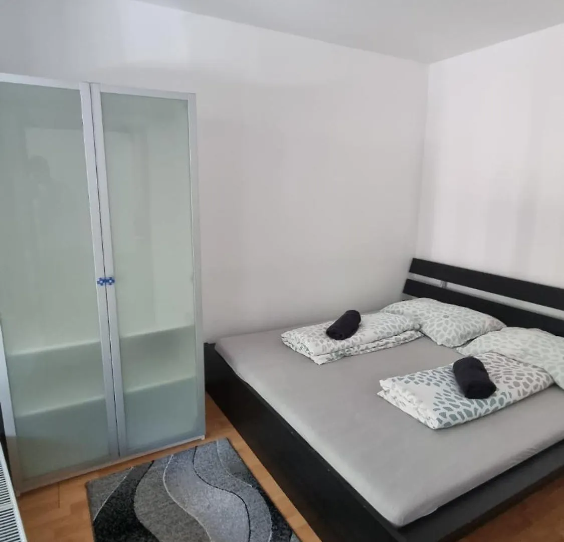Darling Apartman Szegedin 0*,